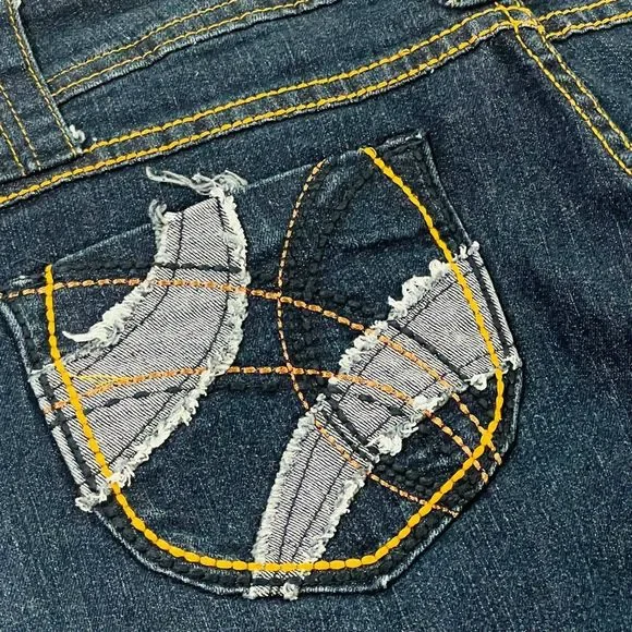 Sexy Embroidered Pocket Distressed Southwestern Stretch Dark Wash Jeans Size 12 - Picture 10 of 12